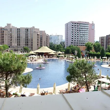 Apartment In Royal Beach *